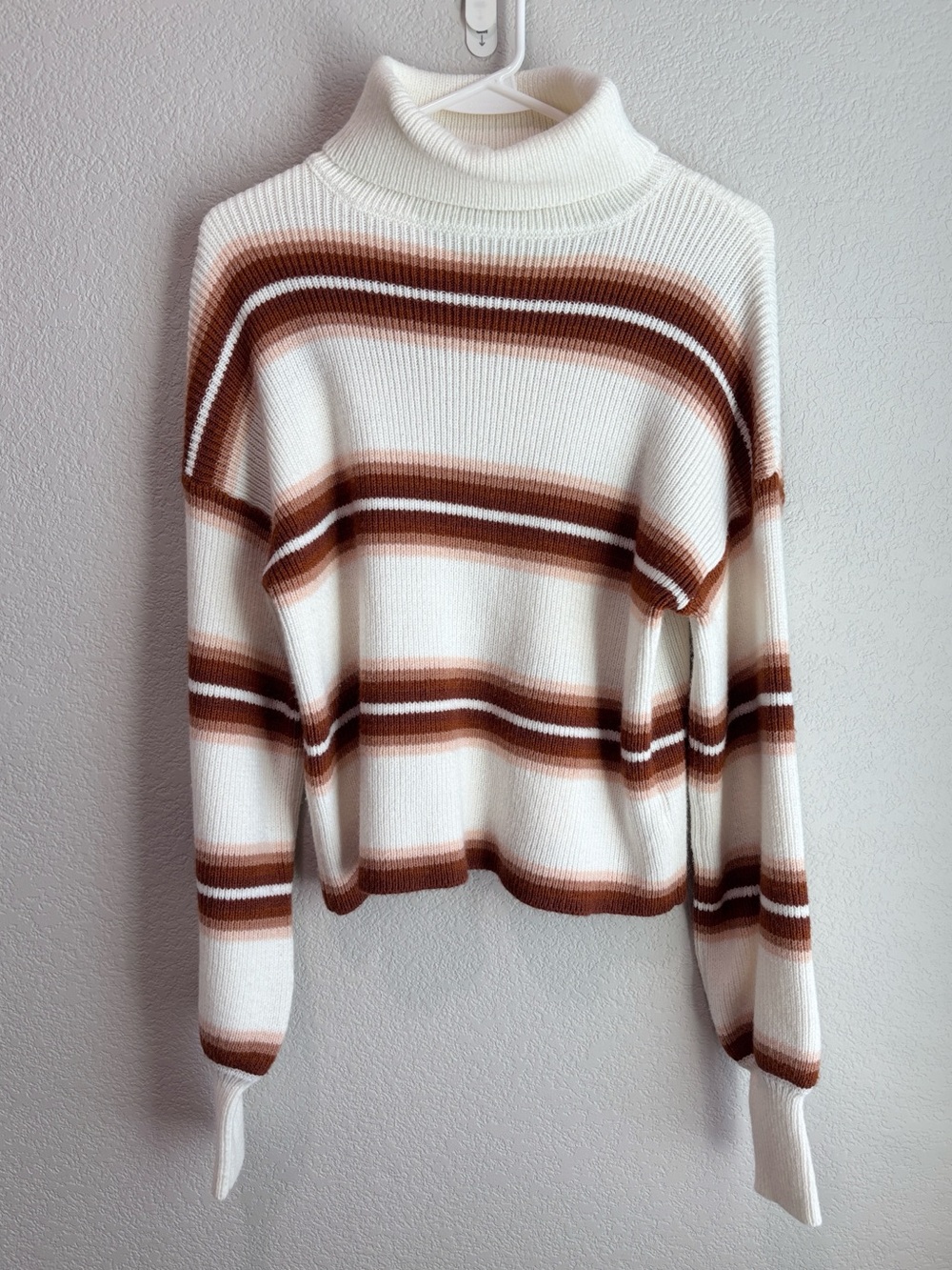 Urban Outfitters Tia Ribbed Turtleneck Pullover Sweater Women’s Size Small